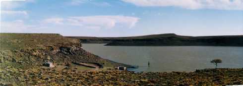 Laguna en la Meseta de Somuncurá.