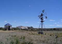 Molino de viento despedazado, estancia en Santa Cruz