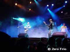 Zero frío playing in live