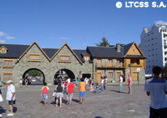 El Centro Cívico de Bariloche, con influencias de la inmigración del norte de Europa.