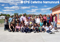 Alumnos y maestros del colegio Ceferino Namuncurá