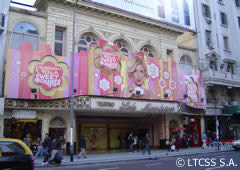 Teatro en la calle Corrientes