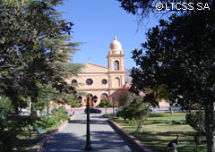 Plaza e Iglesia de Cafayate - Salta