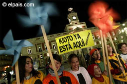 Celebración en Madrid por la puesta en efecto del Protocolo de Kyoto en 2005