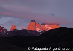 Cerro Fitz Roy al amanecer - El Chaltén