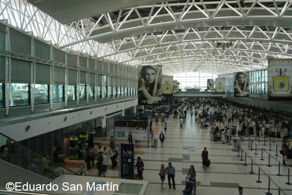 Ezeiza Airport receives international air traffic