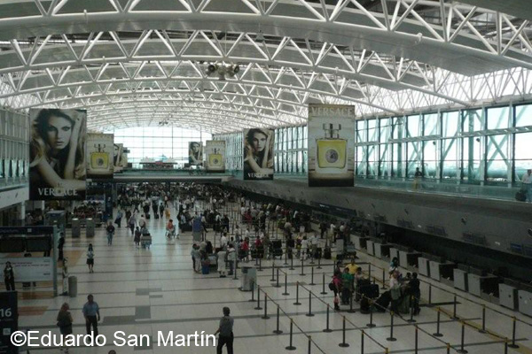 Ezeiza Airport receives international air traffic