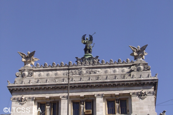 Sculptures in the building of the Congress