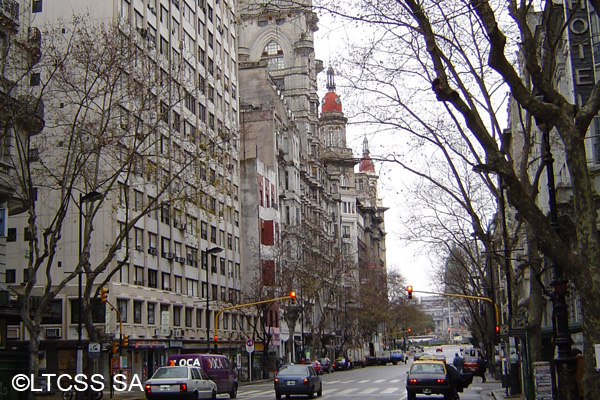 The Avenida de Mayo is venue of patriotic celebrations