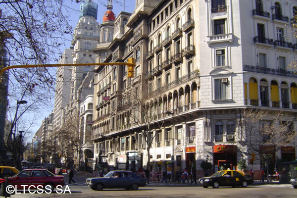 The Avenida de Mayo is venue of patriotic celebrations