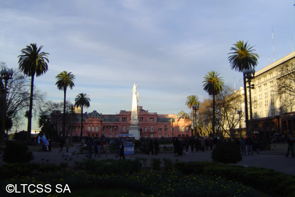 Atardecer en Plaza de mayo