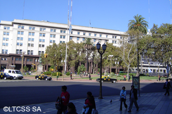 Sunset in Plaza de Mayo