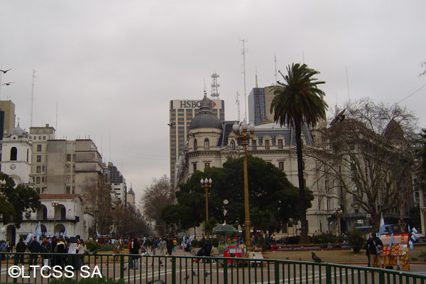 Sunset in Plaza de Mayo