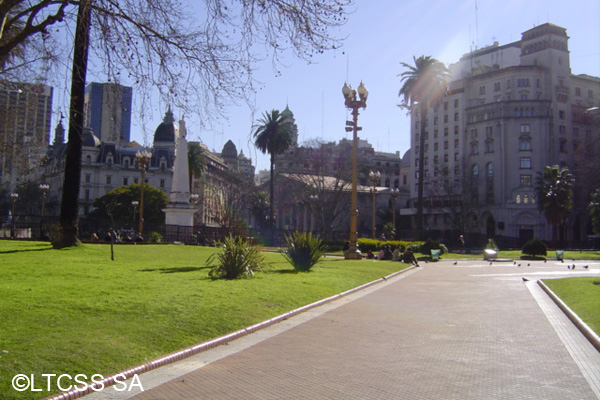 Atardecer en Plaza de mayo