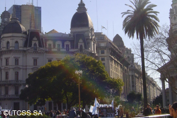 Sunset in Plaza de Mayo