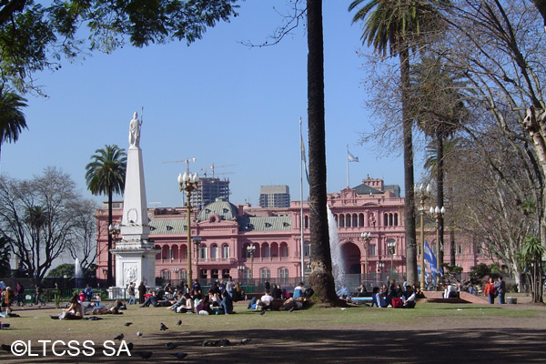 Sunset in Plaza de Mayo