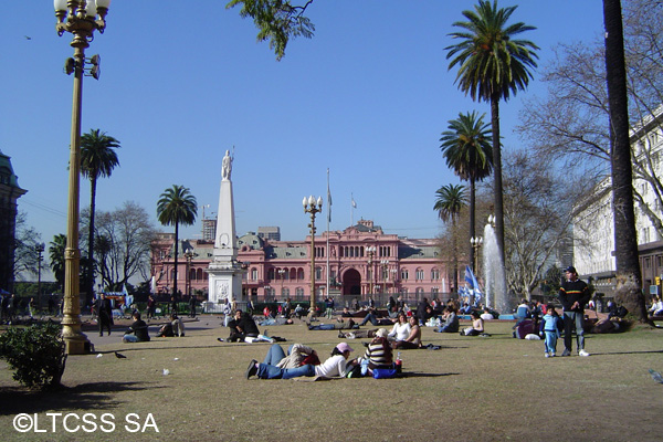 Sunset in Plaza de Mayo