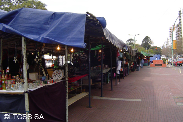 Feria de libros en Plaza Italia