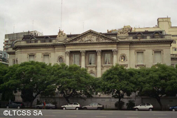 Frente del palacio