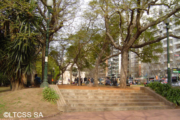 Feria de libros en Plaza Italia