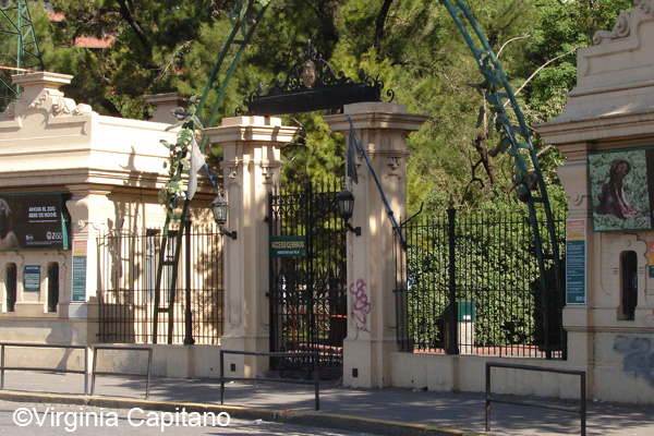 Acceso al Jardín Zoológico