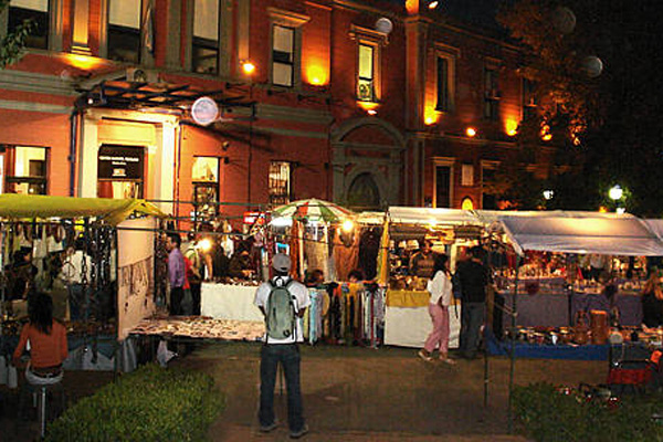 Feria artesanal de la Recoleta