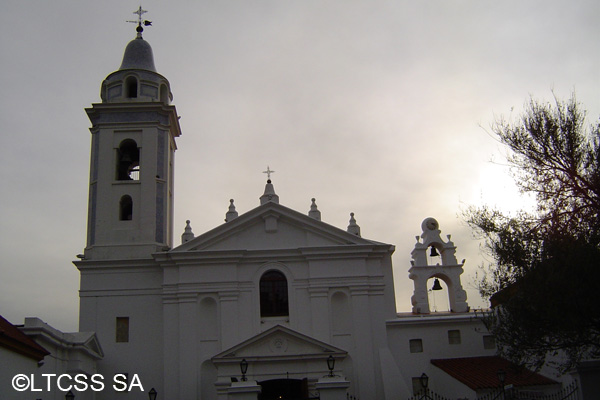 La Basílica Nuestra Señora del Pilar era habitada por la Orden de monjes Recoletos Franciscanos