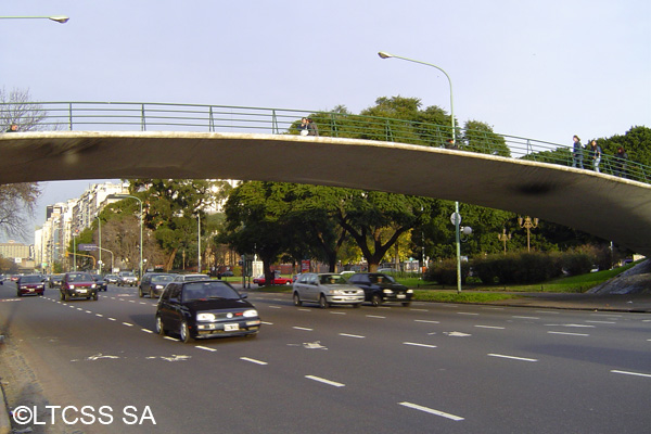 Pedestrian Bridge Figueroa Alcorta Av.