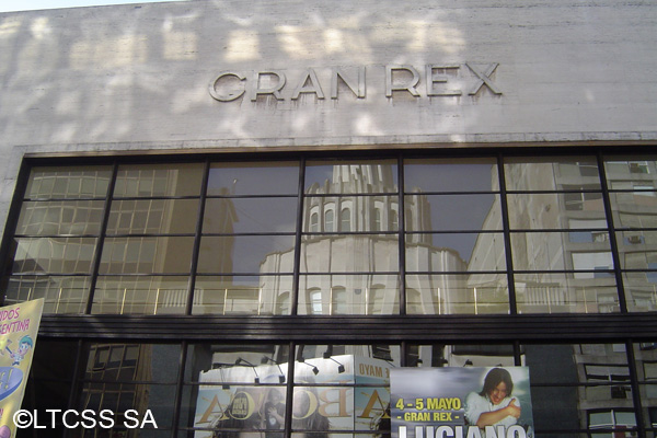 The Gran Rex Theatre specailizes in musical shows