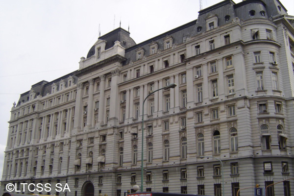 The Post Office Palace was conceived with the french academicist style
