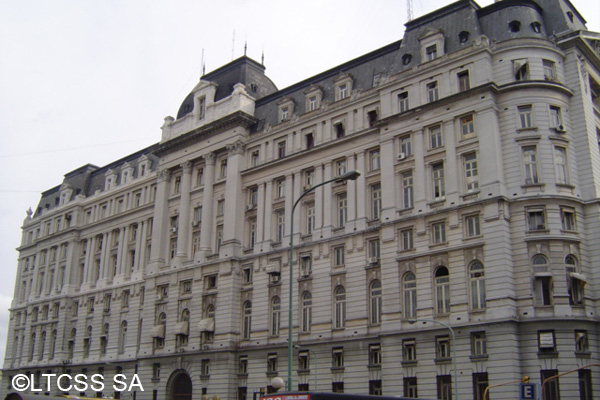 The Post Office Palace was conceived with the french academicist style