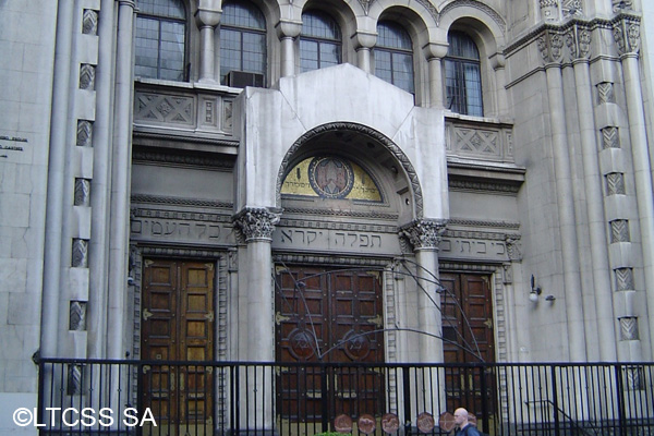 The Jewish Museum is next to the synagogue Of Libertad street and Cordoba Av.