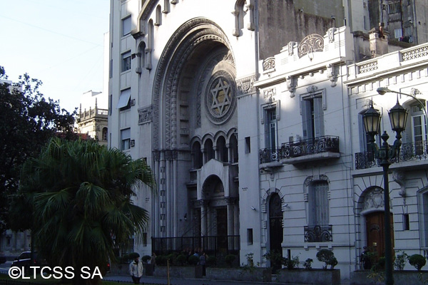 The Jewish Museum is next to the synagogue Of Libertad street and Cordoba Av.