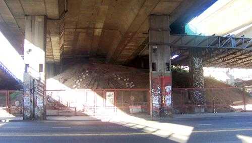 Plazoleta 30 mil compañeros - Frente al Ex Centro de Detención