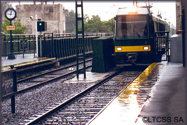 El Tren de la Costa recorre los barrios de zona norte pegados al Río de la Costa, donde habita gente de clase media-alta