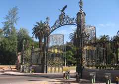 Portones de acceso al Parque Gral. San Martín - Mendoza
