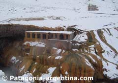 Vista de Puente del Inca en invierno - Mendoza