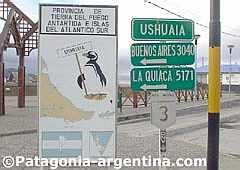 Cartel de distancias en Ushuaia