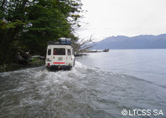 4x4 on the shores of Lago Escondido