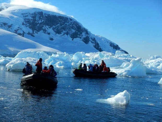 Antártida: An expedition towards the glaciers from the end of the world