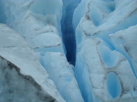 Grietas y sumideros en el Glaciar