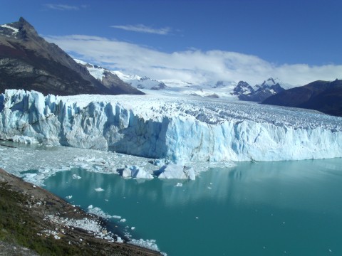 A panoramic view of the Perito Moreno Glacier from the walkways