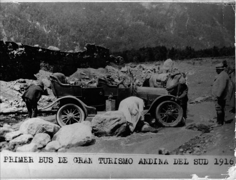 Primer bus de turismo usado en el Cruce Andino