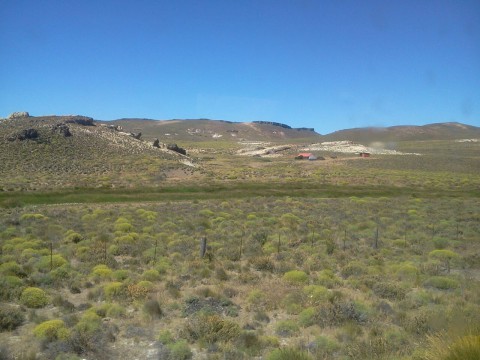 Paisaje entre la estepa y la precordillera