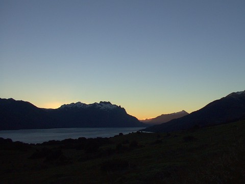 Atardecer en el Lago Huechulaufquen